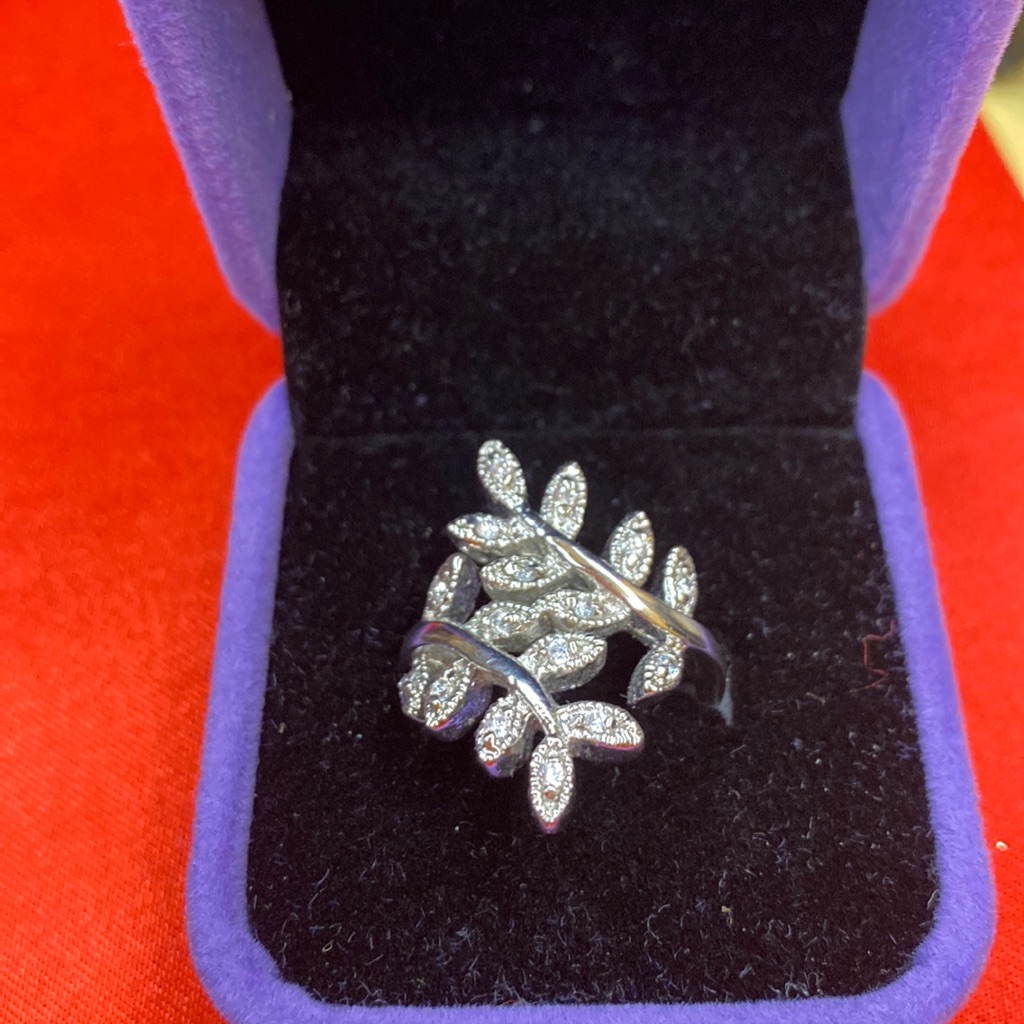 Vine Leaf Fashion Statement Ring For Woman Size 7